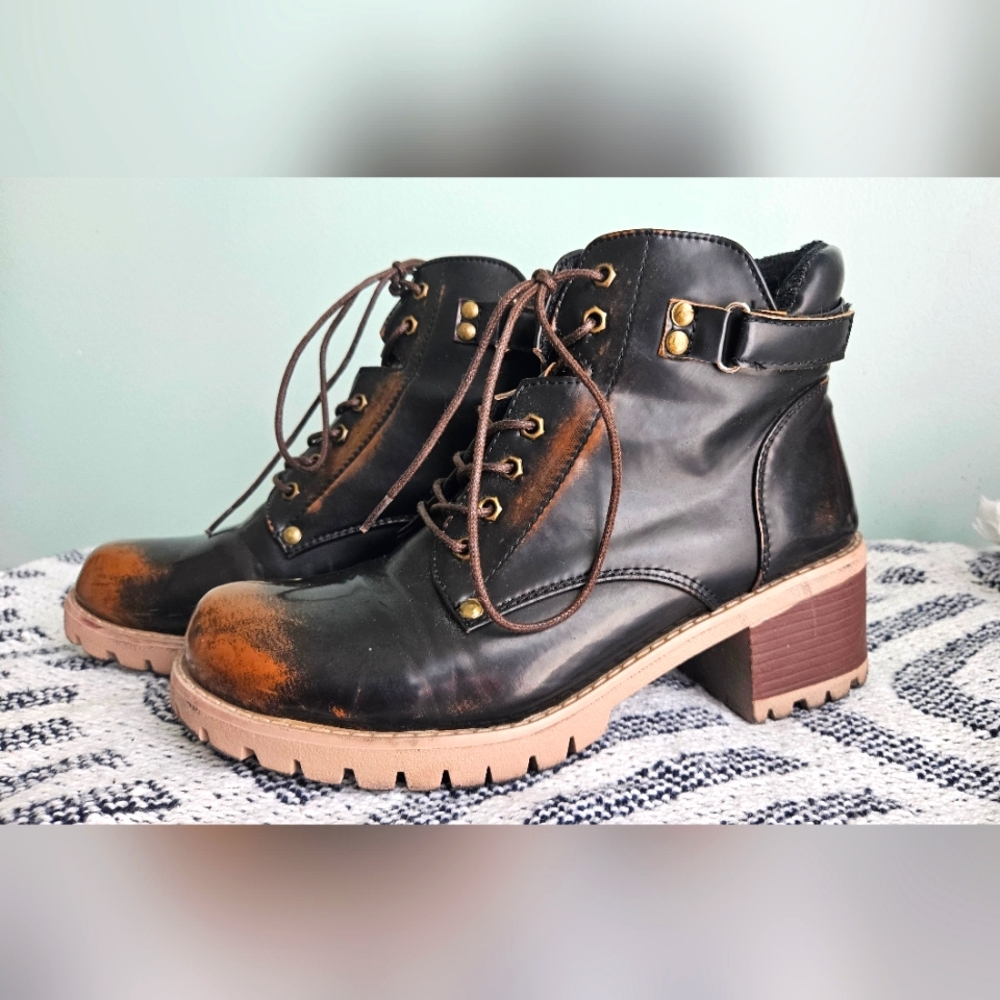 Women's brown lace up boots block heel size 9.5
